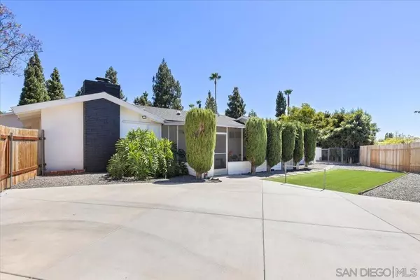 La Mesa, CA 91942,5590 Shasta Ln