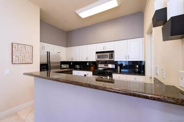 San Diego, CA 92130,12368 Carmel Country Rd #303