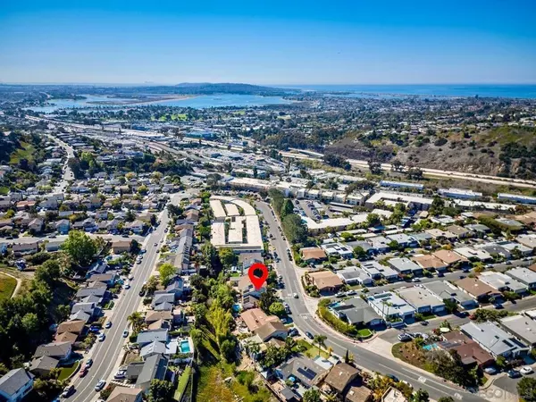 San Diego, CA 92117,4135 Huerfano Ave