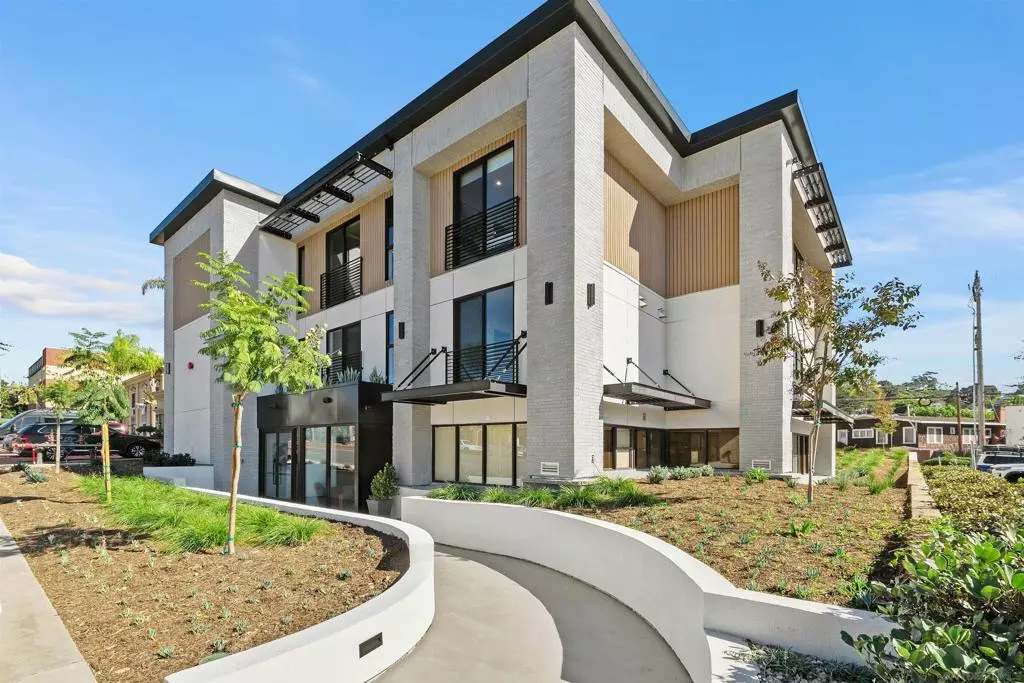 La Jolla, CA 92037,1111 Torrey Pines Rd #202