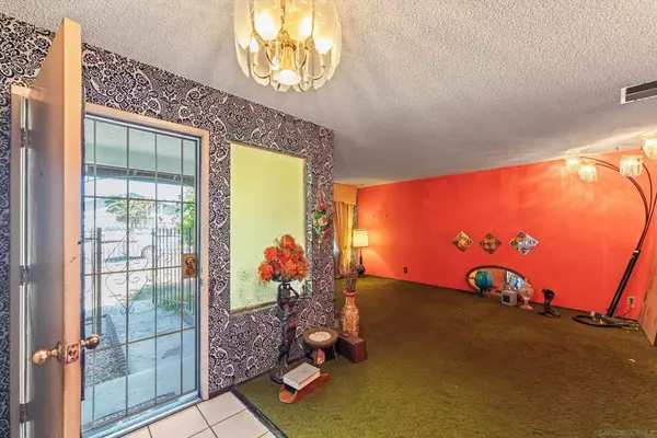 San Diego, CA 92114,366 Lausanne Dr