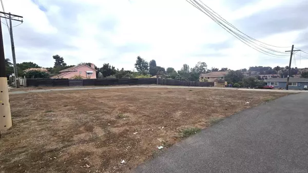 Vista, CA 92083,233 Hill Dr