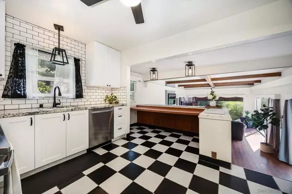 San Diego, CA 92116,4417 Braeburn Rd