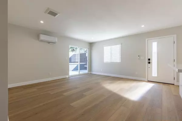 San Diego, CA 92105,5270 N Thorn St