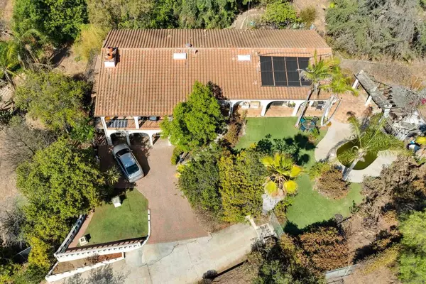 El Cajon, CA 92019,1876 Vista Way