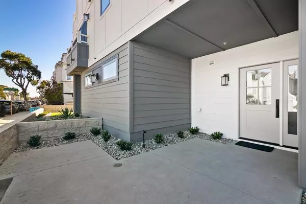 San Diego, CA 92109,722 Nantasket Ct