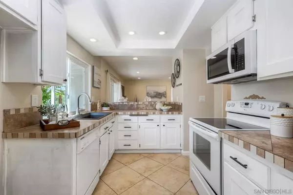 Santee, CA 92071,8339 Carlton Oaks Dr