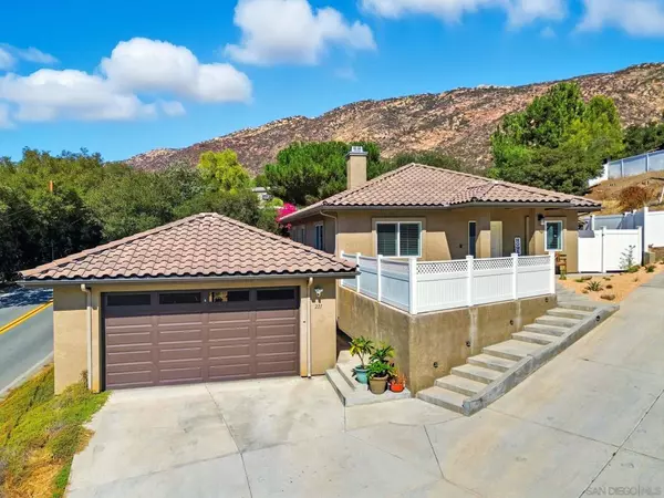 221 Frances Dr, El Cajon, CA 92019