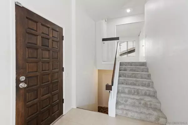 La Jolla, CA 92037,3244 Caminito Eastbluff #44