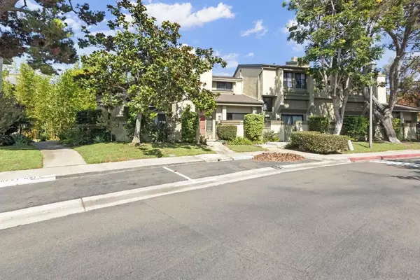 La Jolla, CA 92037,3244 Caminito Eastbluff #44