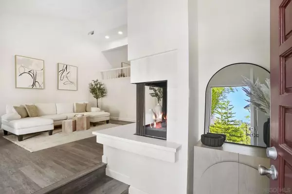 La Jolla, CA 92037,3275 Caminito Eastbluff #203