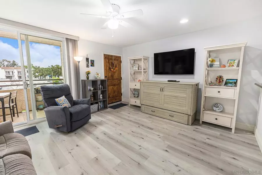 3967 Nobel Drive #264, San Diego, CA 92122