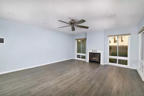 San Diego, CA 92109,4600 Lamont #4-130