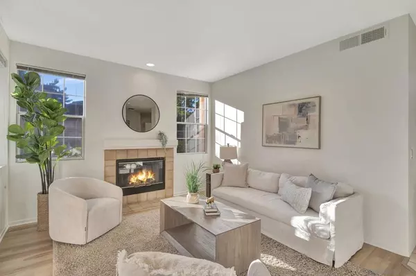 San Diego, CA 92128,18644 Caminito Cantilena #265