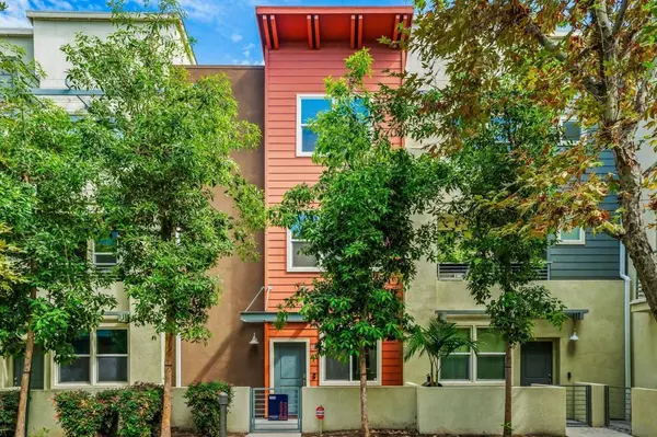 225 Royal Glen #408, Escondido, CA 92025