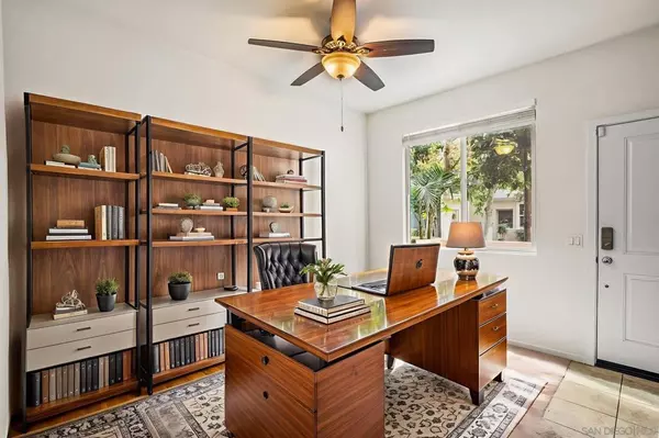 225 Royal Glen #408, Escondido, CA 92025