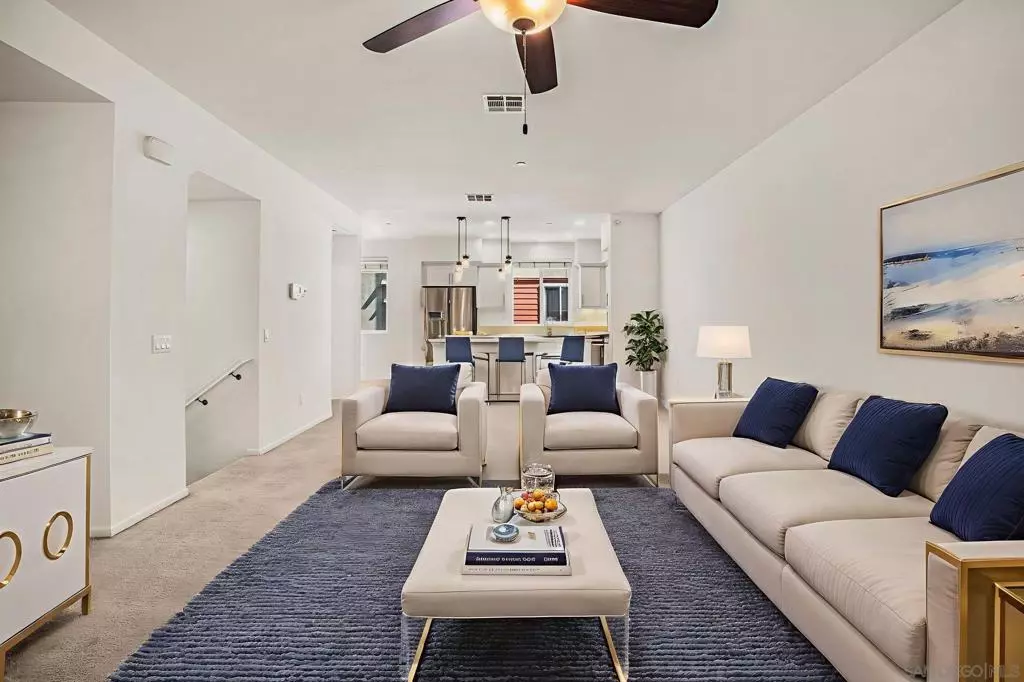 Escondido, CA 92025,225 Royal Glen #408