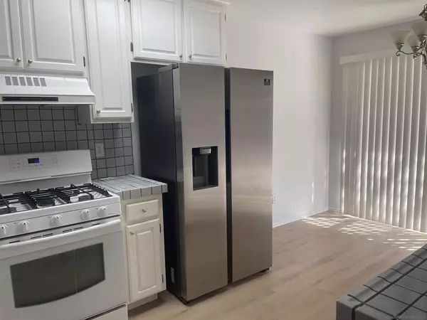 San Diego, CA 92117,4425 Caminito Pedernal