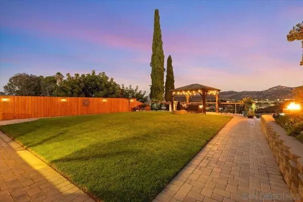 Lakeside, CA 92040,12431 Ridgeton Dr