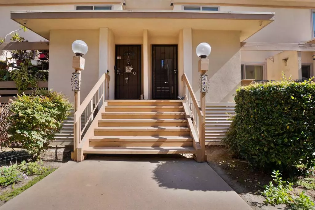 San Diego, CA 92110,3942 Valeta St #256