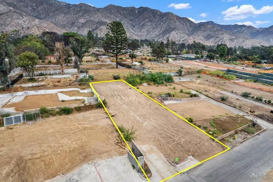 523 E Poppyfields Dr, Altadena, CA 91001