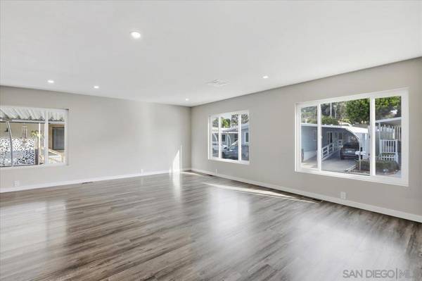 Carlsbad, CA 92011,7023 San Bartolo Street #41