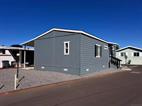 El Cajon, CA 92019,410 S First St #94