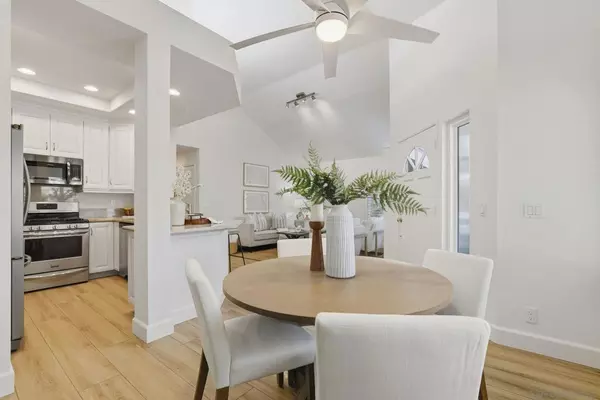 Newport Beach, CA 92660,162 Woodburne