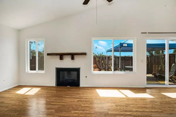 San Diego, CA 92105,5233 Caminito Cachorro