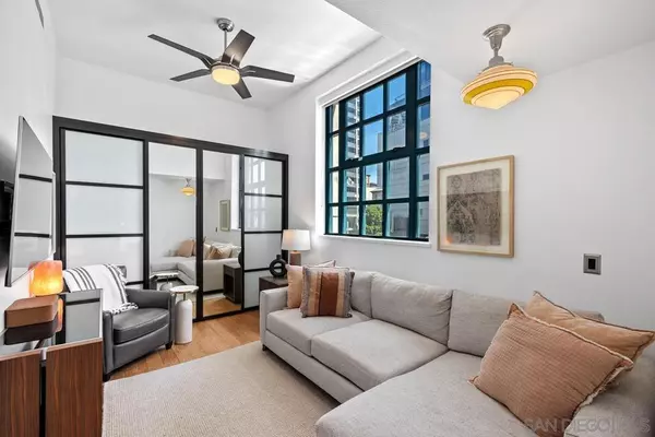 San Diego, CA 92101,700 W E St #403