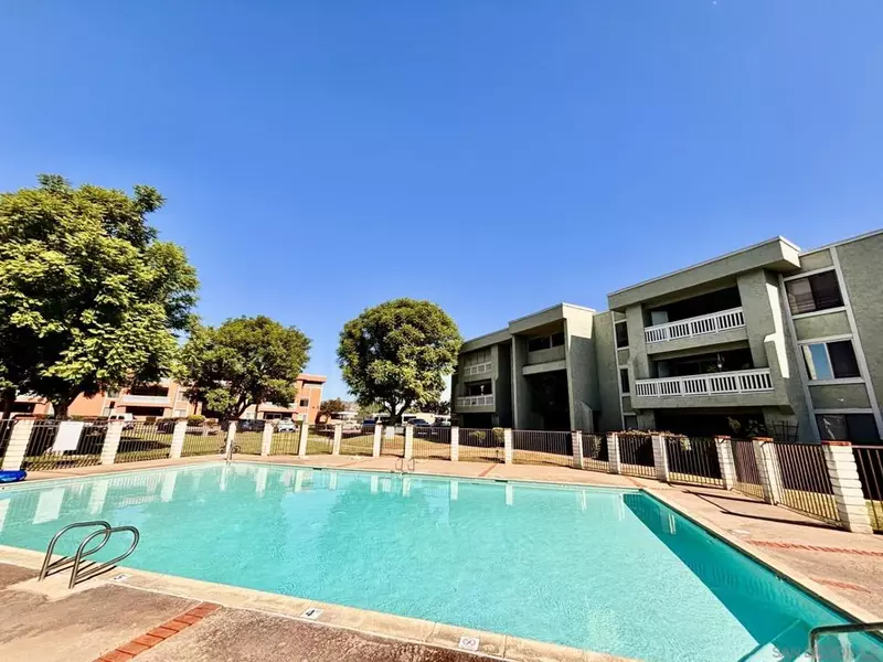 1040 E Washington Ave #33, Escondido, CA 92025