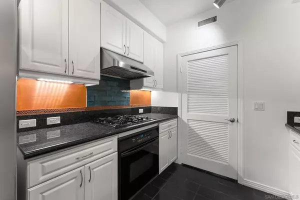 San Diego, CA 92108,8211 Station Village Ln #1111