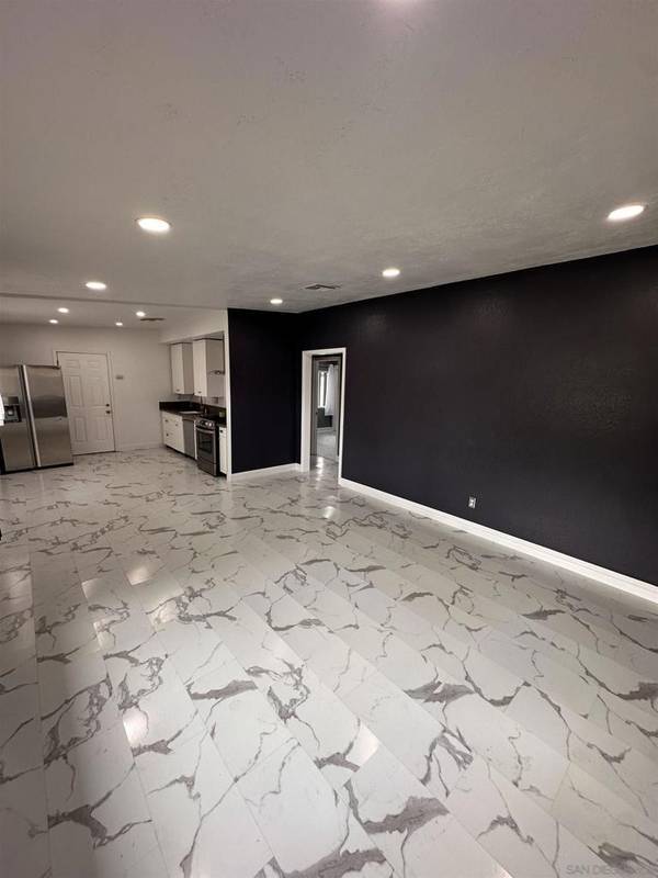 San Diego, CA 92113,736 Jewell Drive