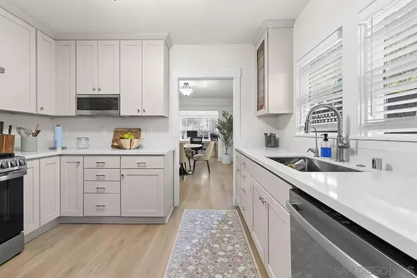 Coronado, CA 92118,311 B Ave