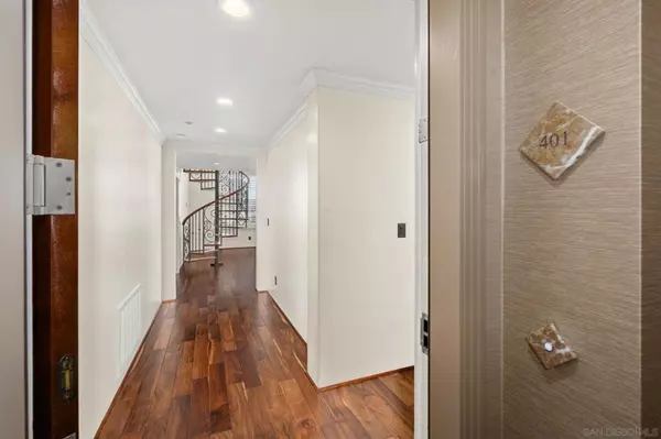 San Diego, CA 92101,655 India St #401