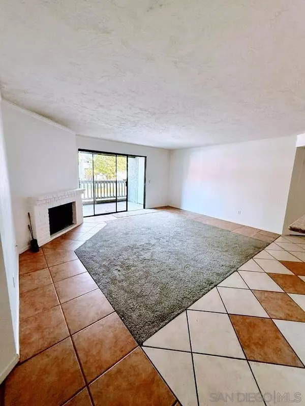 Escondido, CA 92025,1020 E Washington Ave #94