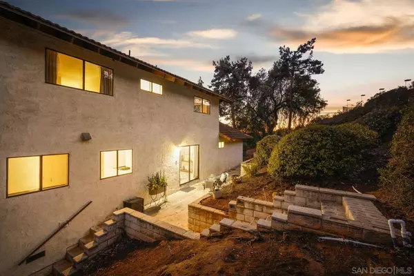 Escondido, CA 92027,1228 Sheridan Ave