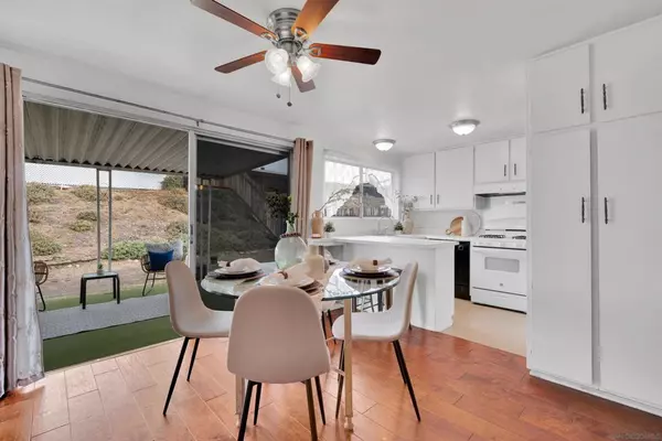 Santee, CA 92071,8532 Carlton Oaks Drive