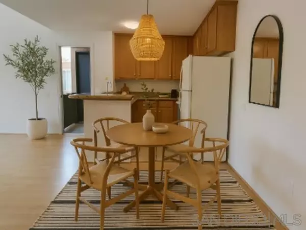 San Diego, CA 92123,3454 Castle Glen Dr #216