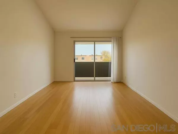 San Diego, CA 92123,3454 Castle Glen Dr #216