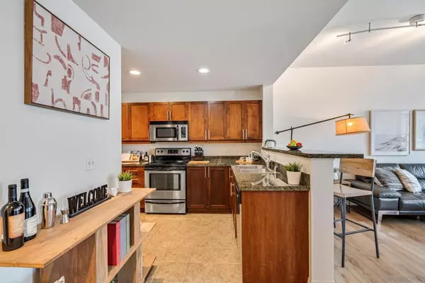 San Diego, CA 92101,253 10Th Ave #329