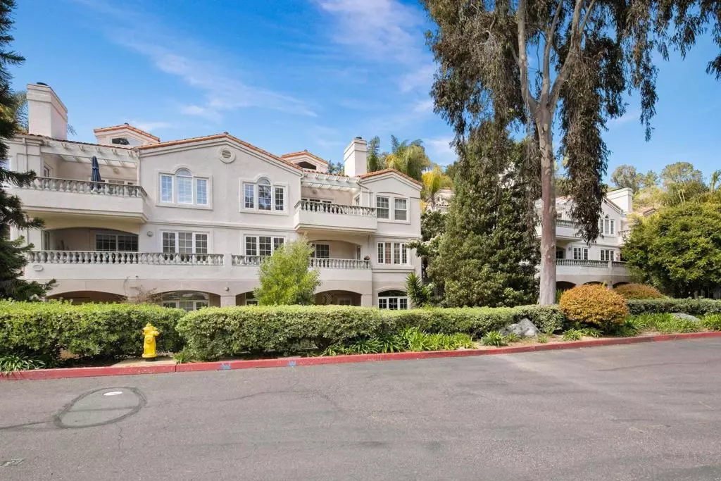 La Jolla, CA 92037,2842 Torrey Pines Rd