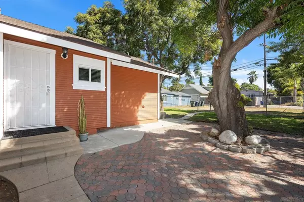 Escondido, CA 92025,159 W 5th Ave