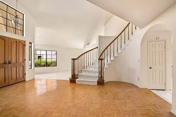 San Diego, CA 92130,3970 Santa Nella Pl