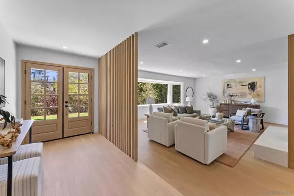 Poway, CA 92064,12830 Avenida La Valencia