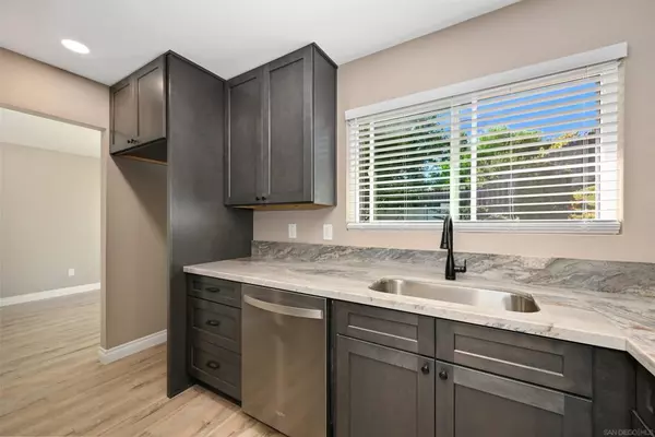 Oceanside, CA 92056,4758 Westridge Dr