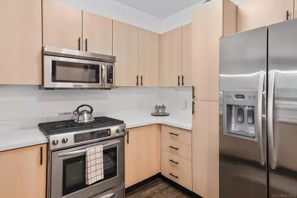 San Diego, CA 92101,1480 Broadway #2322