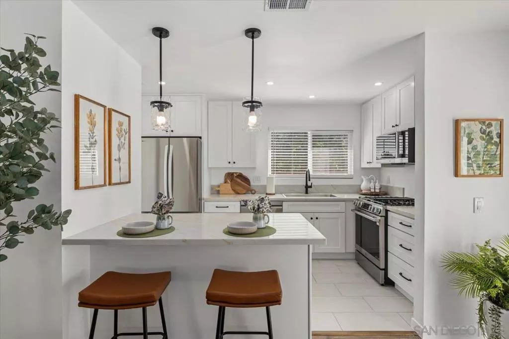 Oceanside, CA 92056,4617 Westridge Dr