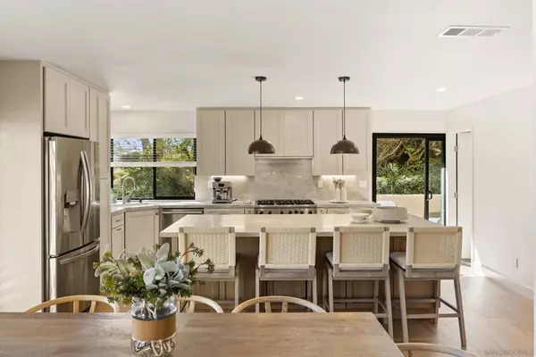 La Jolla, CA 92037,6489 Caminito Catalan