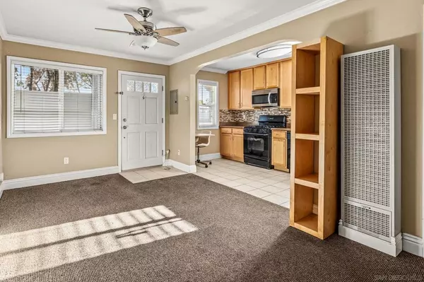 San Diego, CA 92115,6101 Adelaide Ave #102